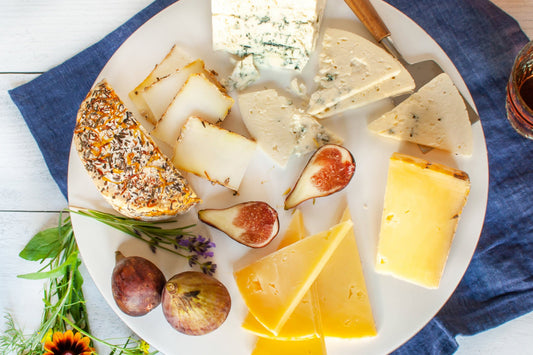 Szlachetny świat serów dojrzewających: Smak, który rodzi się z czasu